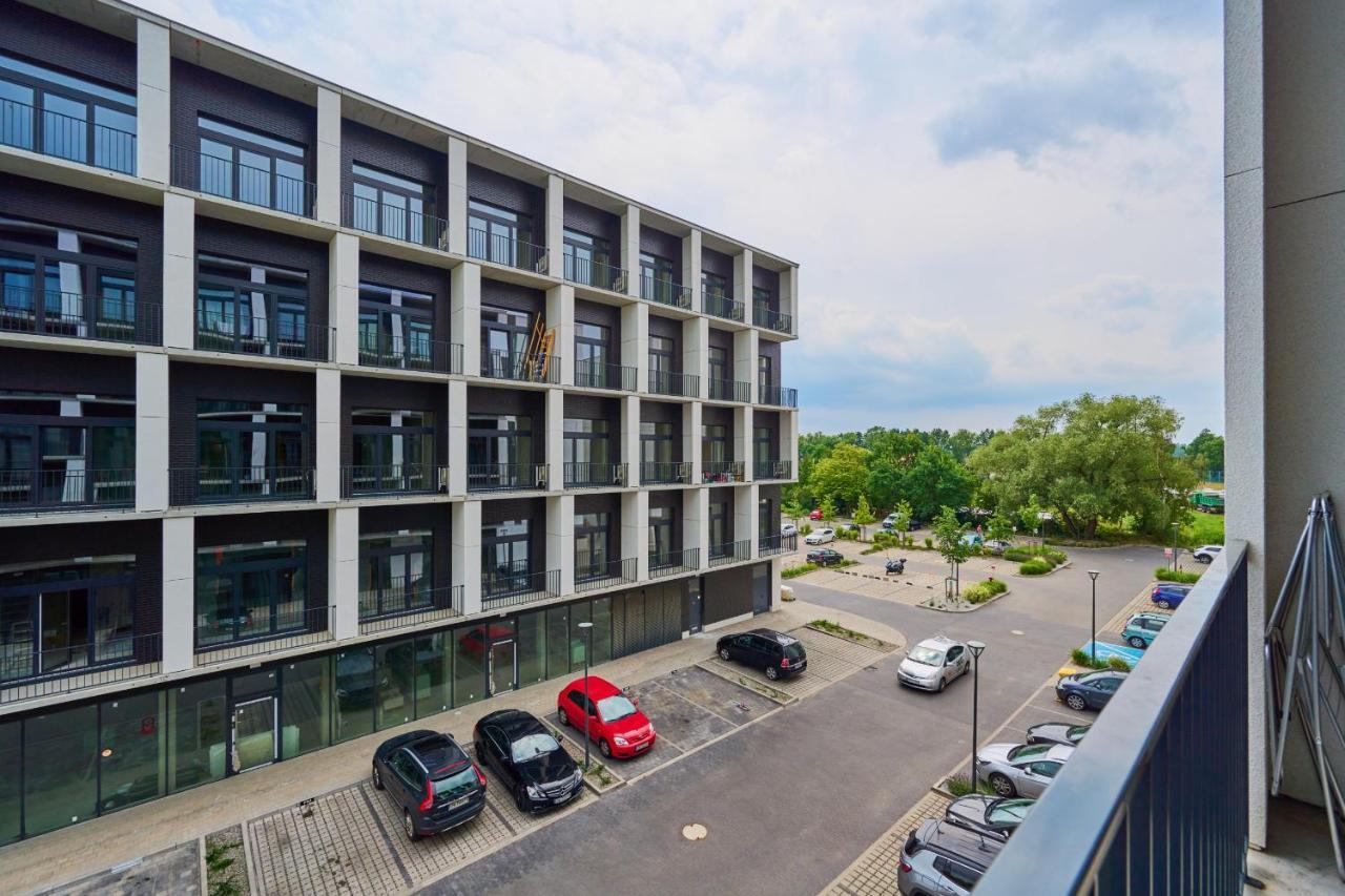 Mezzanine Studio Apartments Zarembowicza Wroclaw Airport By Renters Екстер'єр фото