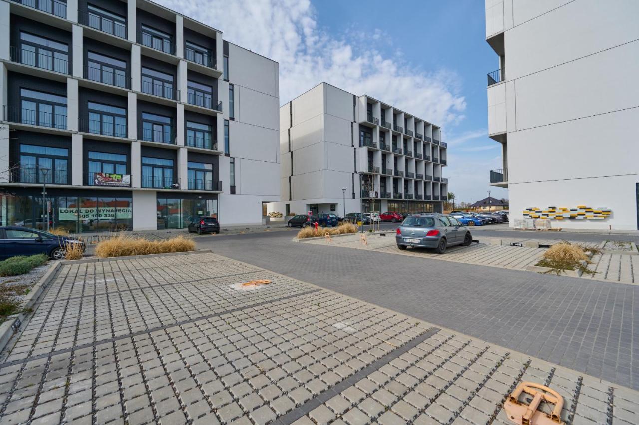 Mezzanine Studio Apartments Zarembowicza Wroclaw Airport By Renters Екстер'єр фото