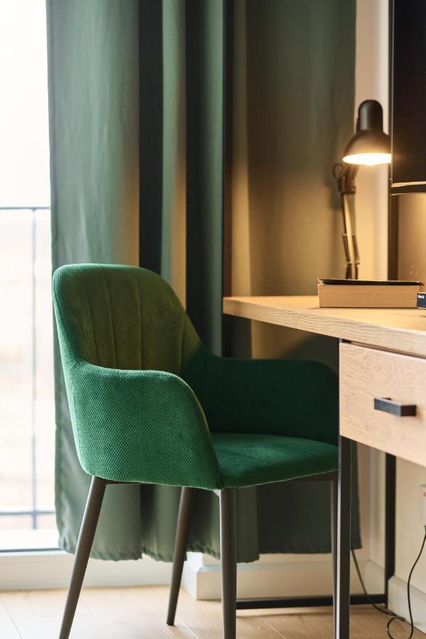 Mezzanine Studio Apartments Zarembowicza Wroclaw Airport By Renters Екстер'єр фото