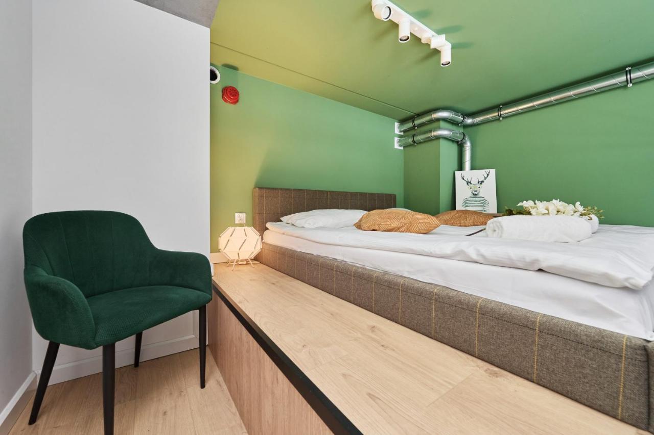 Mezzanine Studio Apartments Zarembowicza Wroclaw Airport By Renters Екстер'єр фото