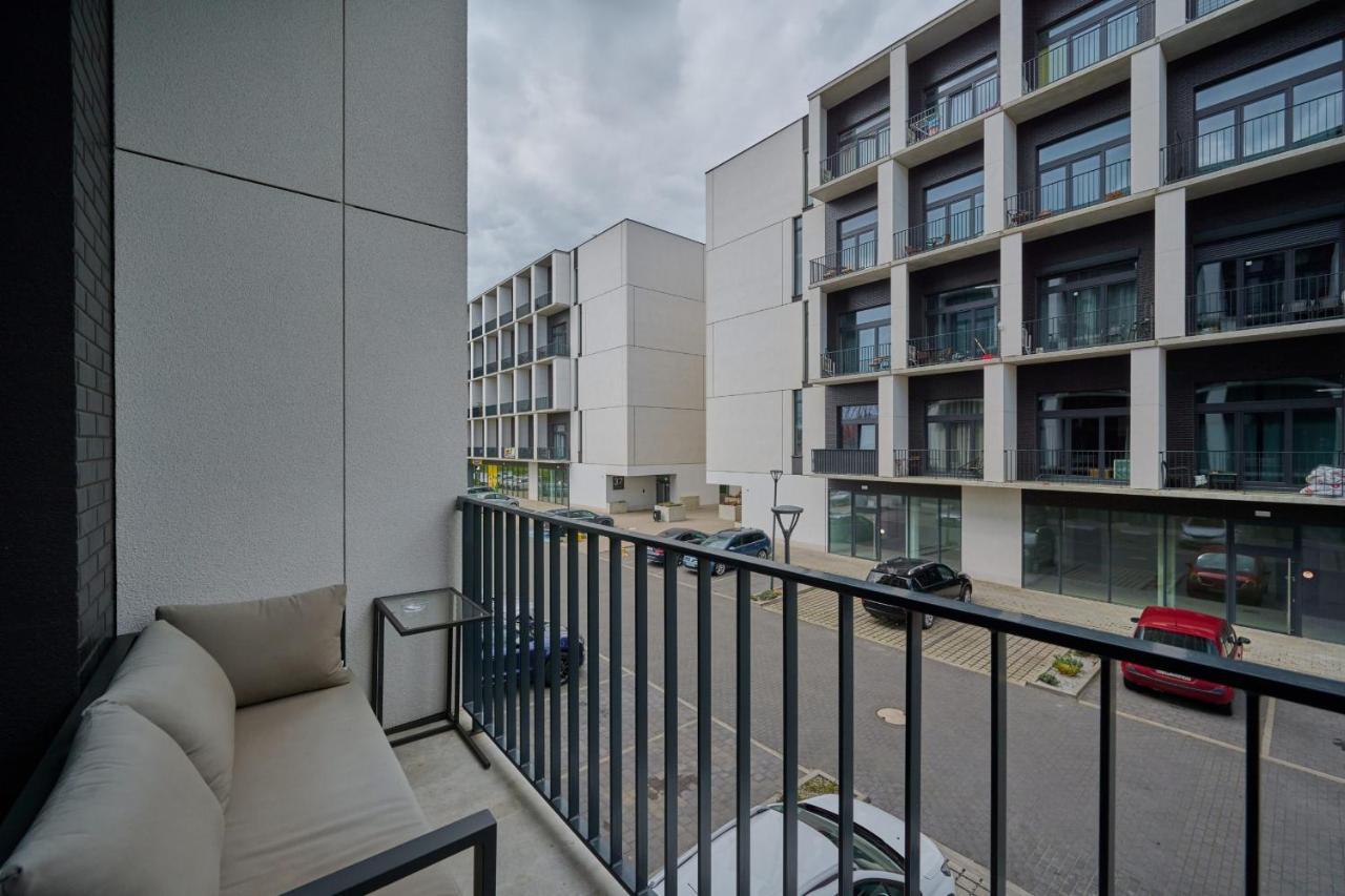 Mezzanine Studio Apartments Zarembowicza Wroclaw Airport By Renters Екстер'єр фото
